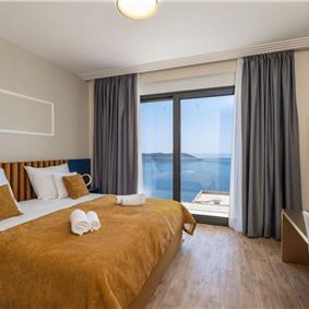 Luxury 4 Bedroom Villa with Infinity Pool, Sauna, Gym, Jacuzzi and Sea Views in Orašac, near Dubrovnik, Sleeps 8